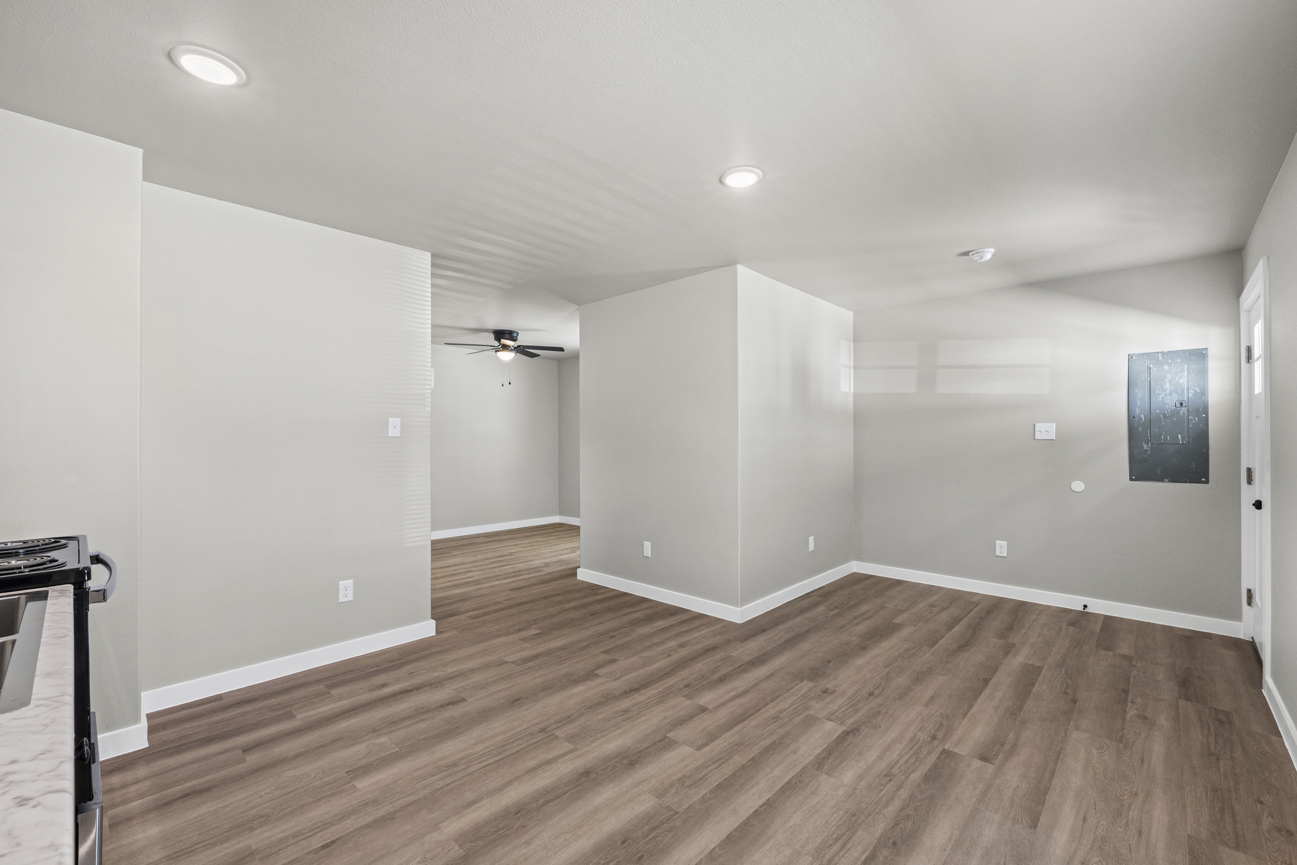 107B Thomas St interior